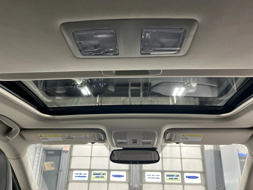 Used 2025 White Metallic Mazda 2.5 S Preferred Package image 31