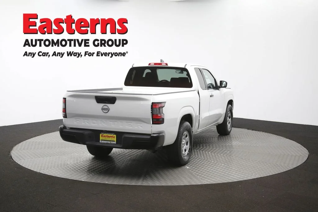 Used 2022 White Nissan S image 37