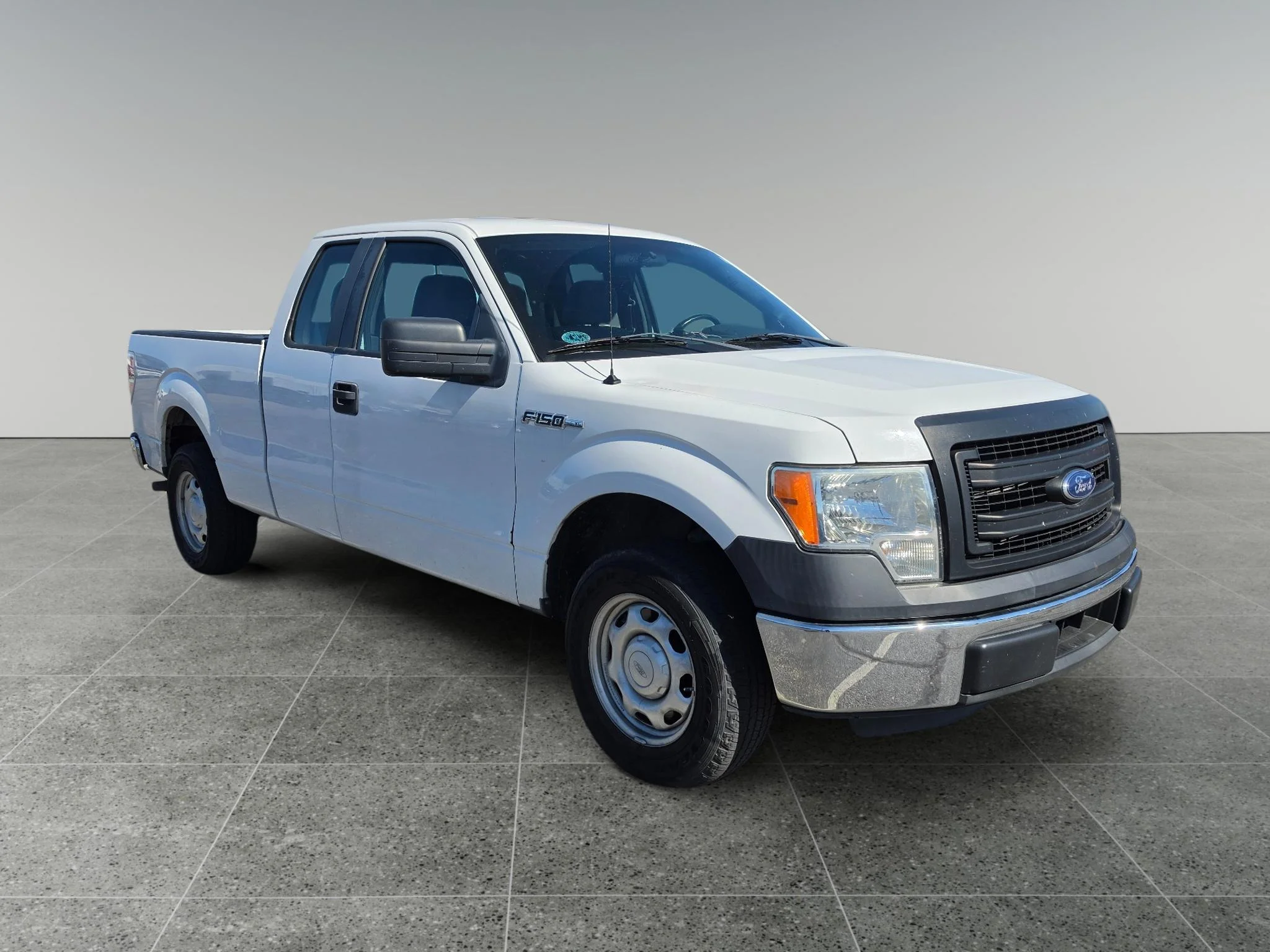 Used 2014 Oxford White Ford XL image 8