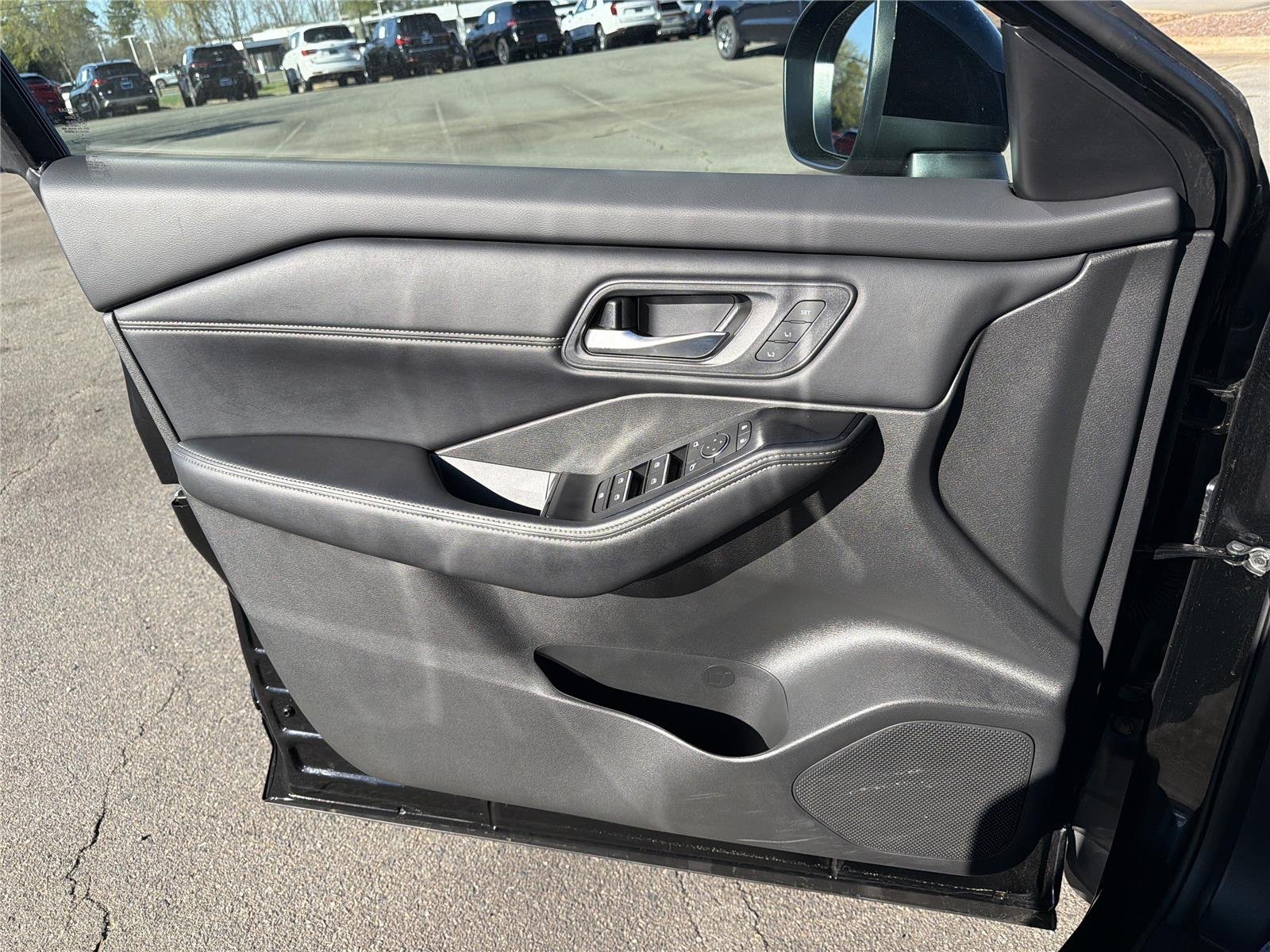 Used 2024 Super Black Nissan SL image 18