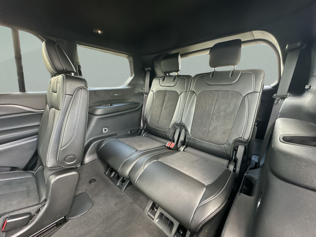 Used 2025 Silver Jeep Altitude X image 43