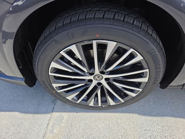 New 2026 Cloudburst Gray Lexus PREMIUM PLUS image 10