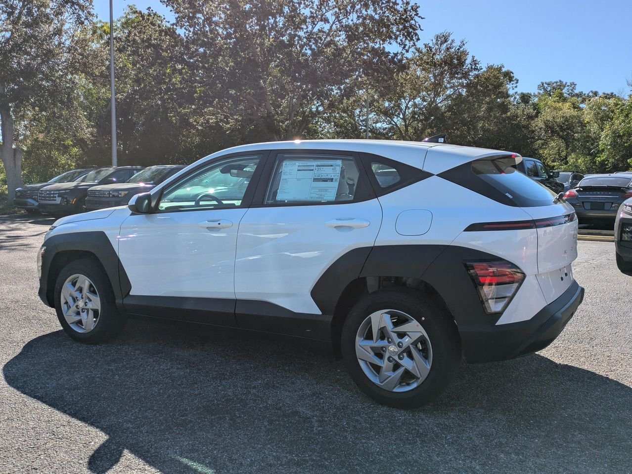 New 2027 Atlas White Hyundai SE FWD image 7