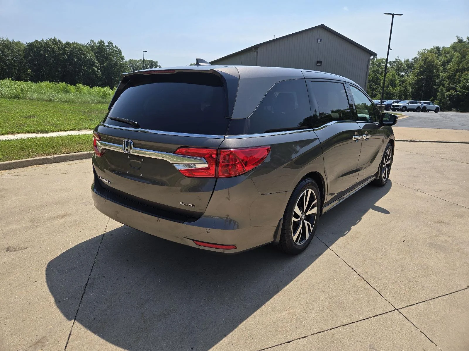 Used 2020 Pacific Pewter Metallic Honda Elite image 3