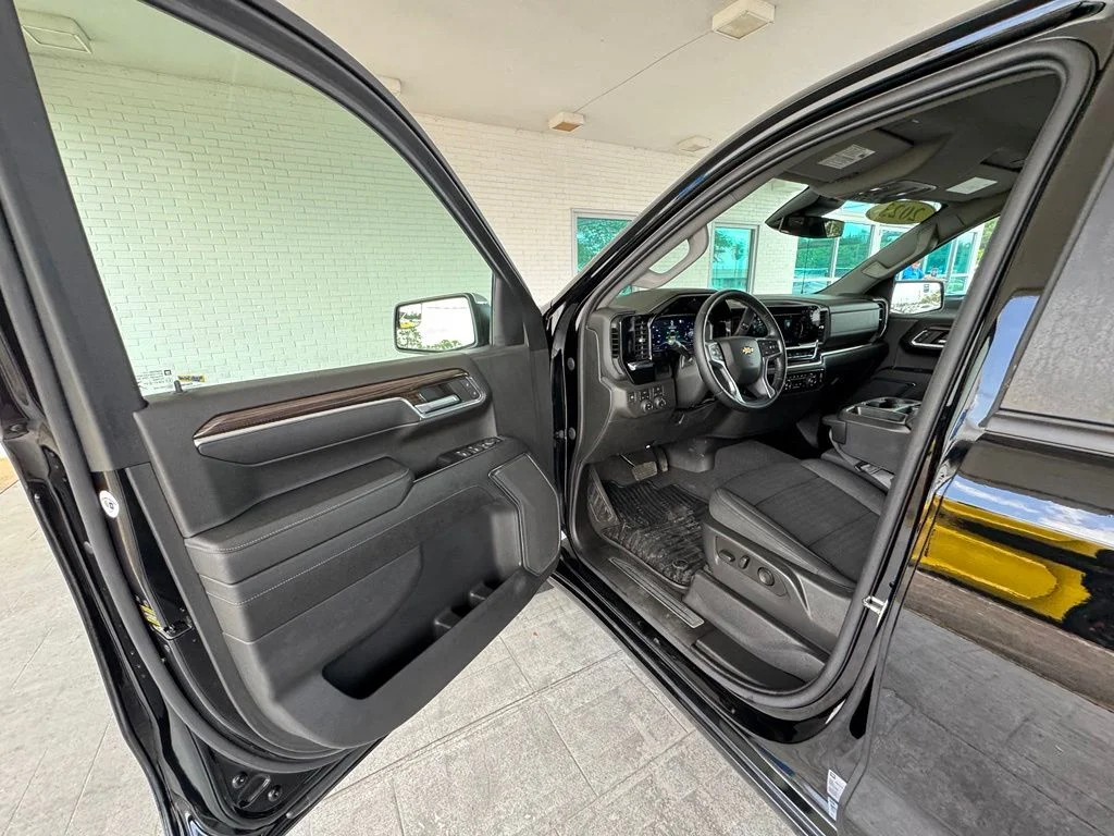 Used 2023 Black Chevrolet LT image 12