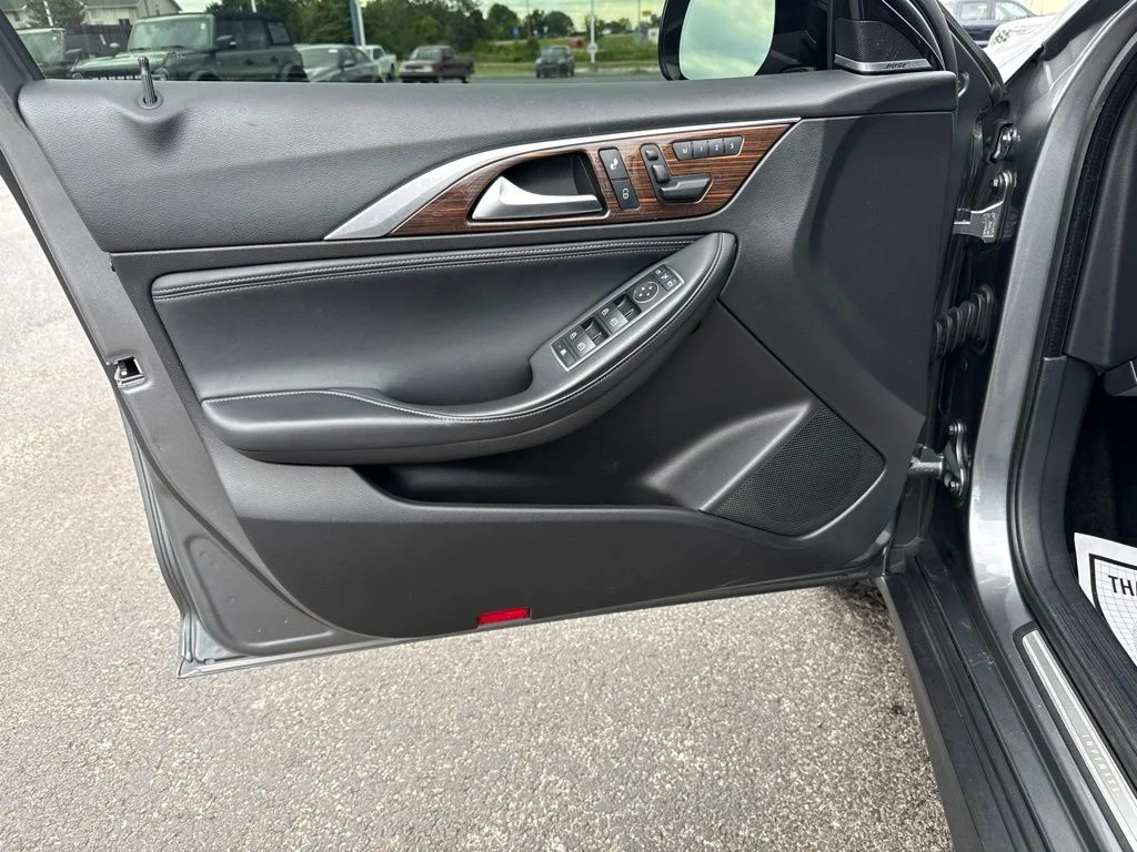 Used 2017 Graphite Shadow INFINITI Premium image 6