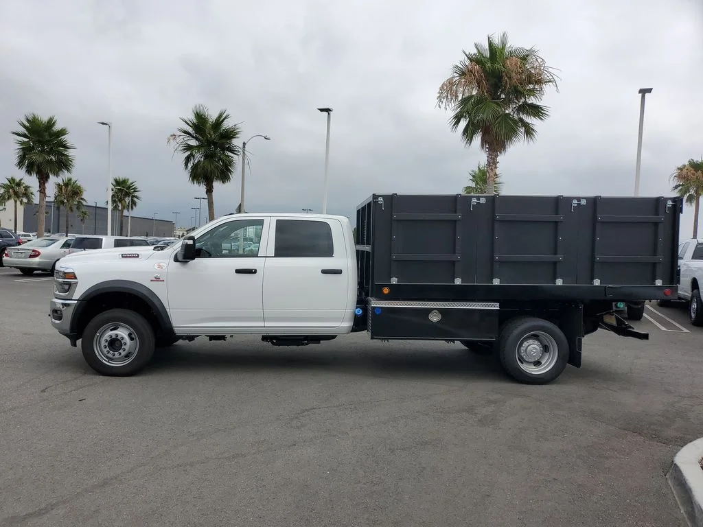 New 2025 Bright White Clear-Coat Exterior Paint RAM Tradesman image 3