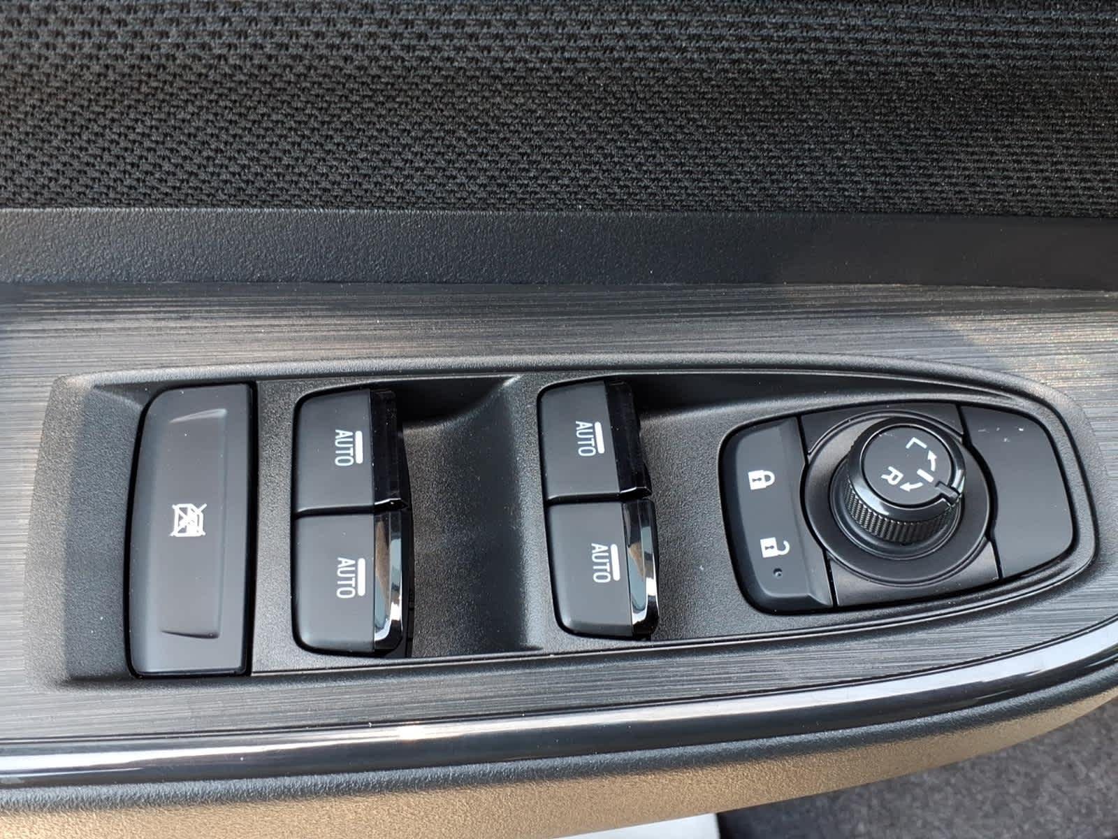 Used 2026 Crystal White Pearl Subaru Premium image 23