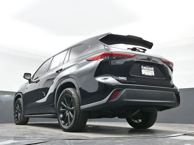 Used 2021 Black Toyota XLE image 37