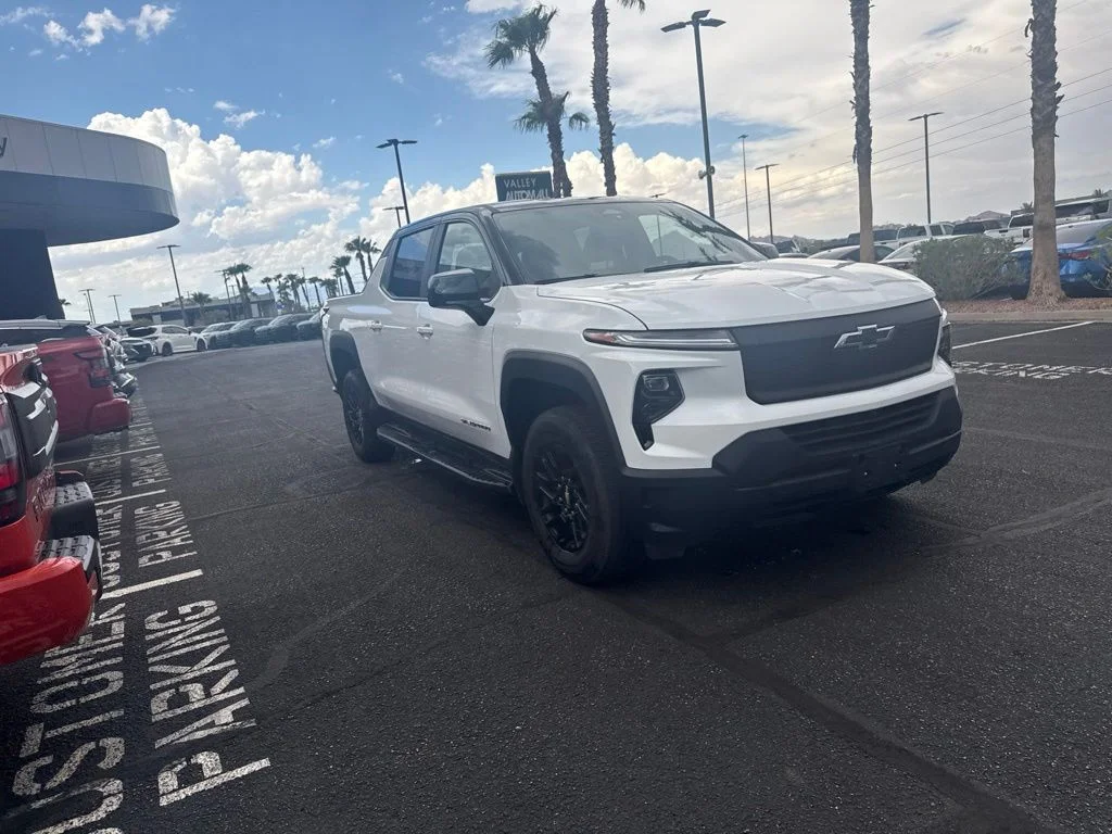 Used 2024 White Chevrolet Work Truck image 5