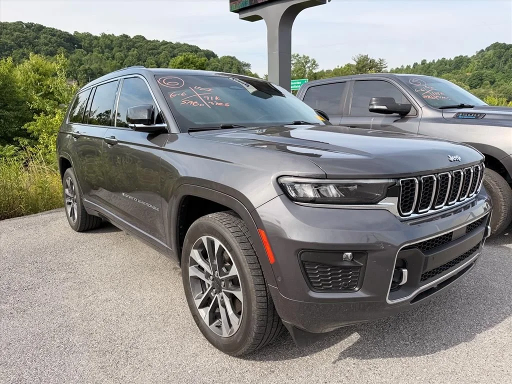 Used 2021 Gray Jeep Overland image 23