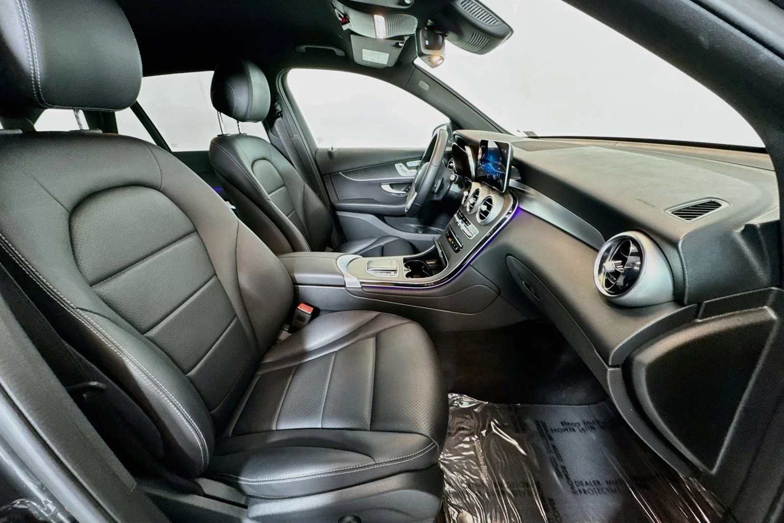 Used 2022 Graphite Grey Metallic Mercedes-Benz GLC 300 image 26