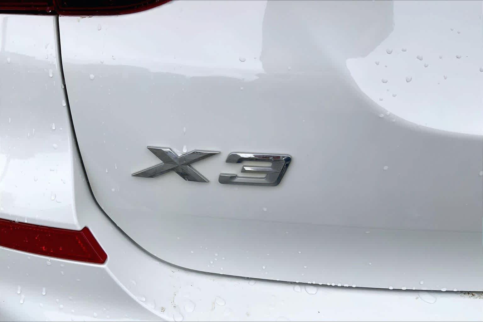 Used 2020 Alpine White BMW xDrive30i image 30