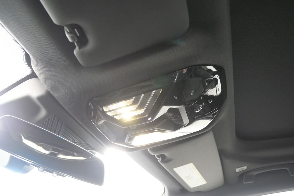 2025 BMW 5 Series 530i - Photo 23