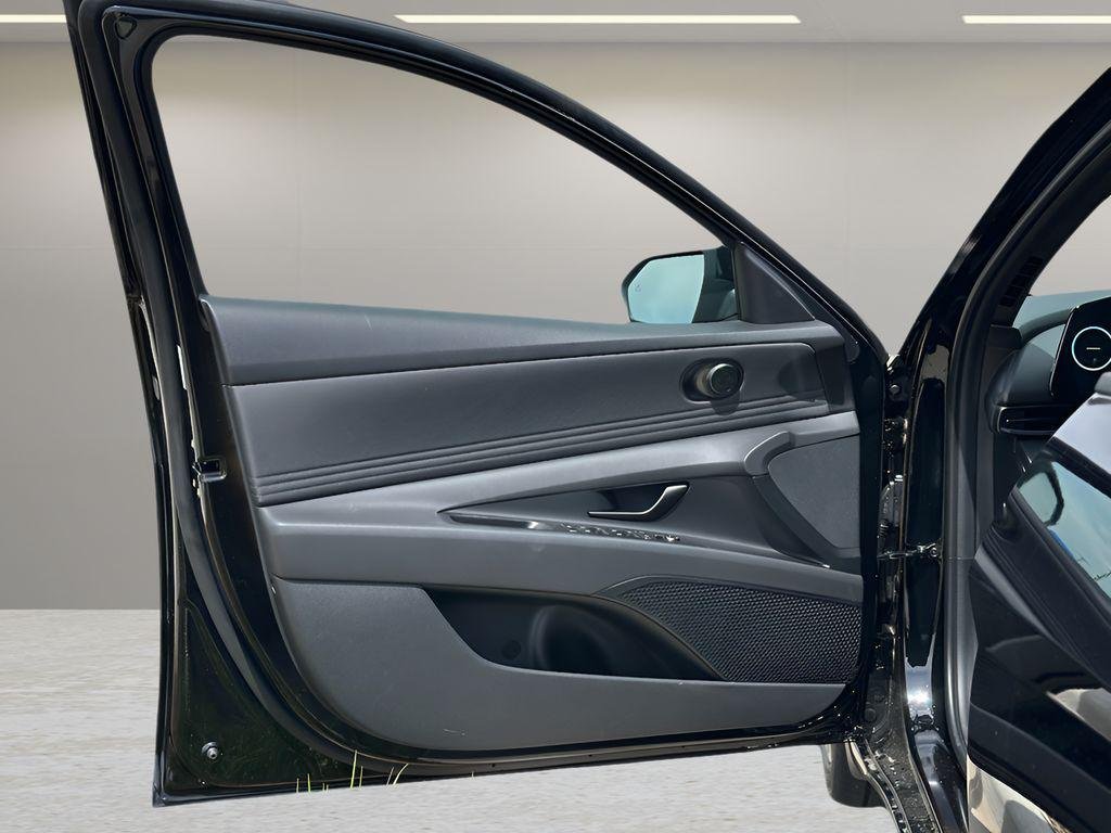 2025 Hyundai Elantra Blue - Photo 20