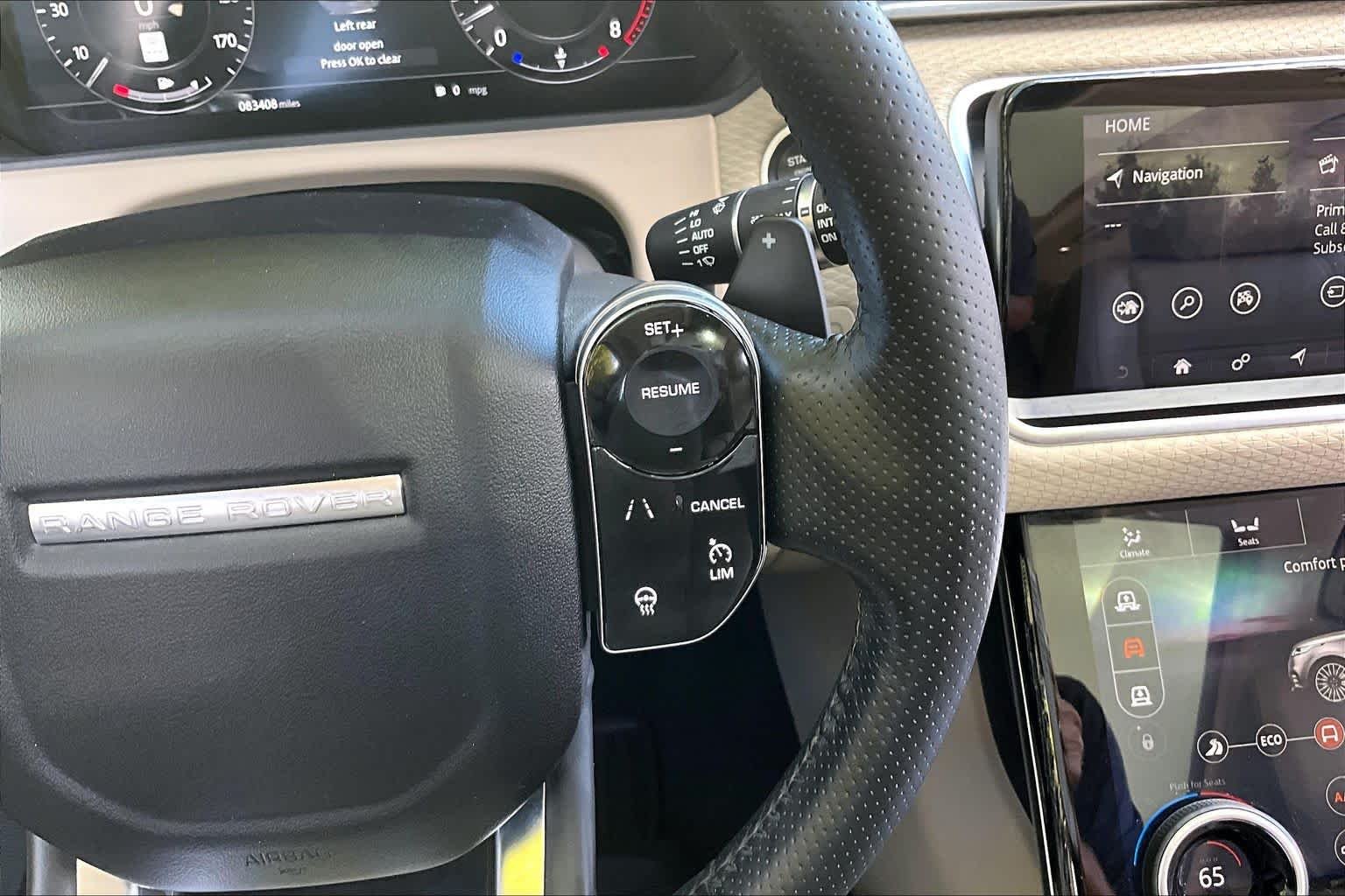 Used 2018 Santorini Black Land Rover S image 23