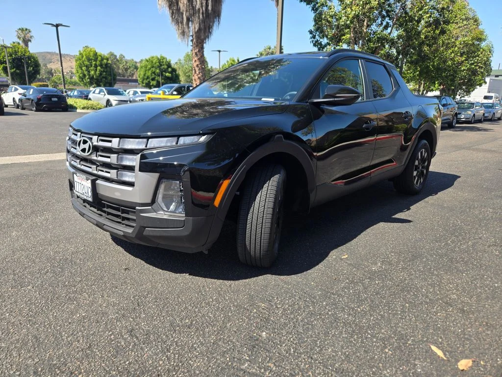 Used 2025 Black Hyundai SEL image 3
