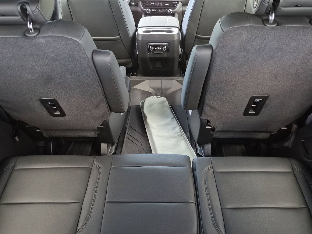 2027 Chevrolet Tahoe Z71 - Photo 38