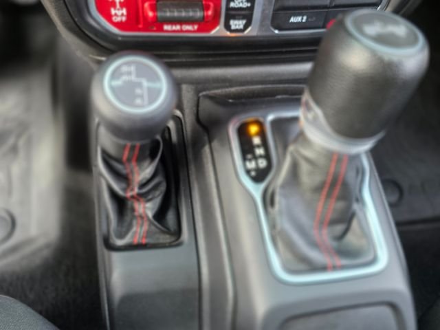 Used 2021 White Jeep Unlimited Rubicon image 32