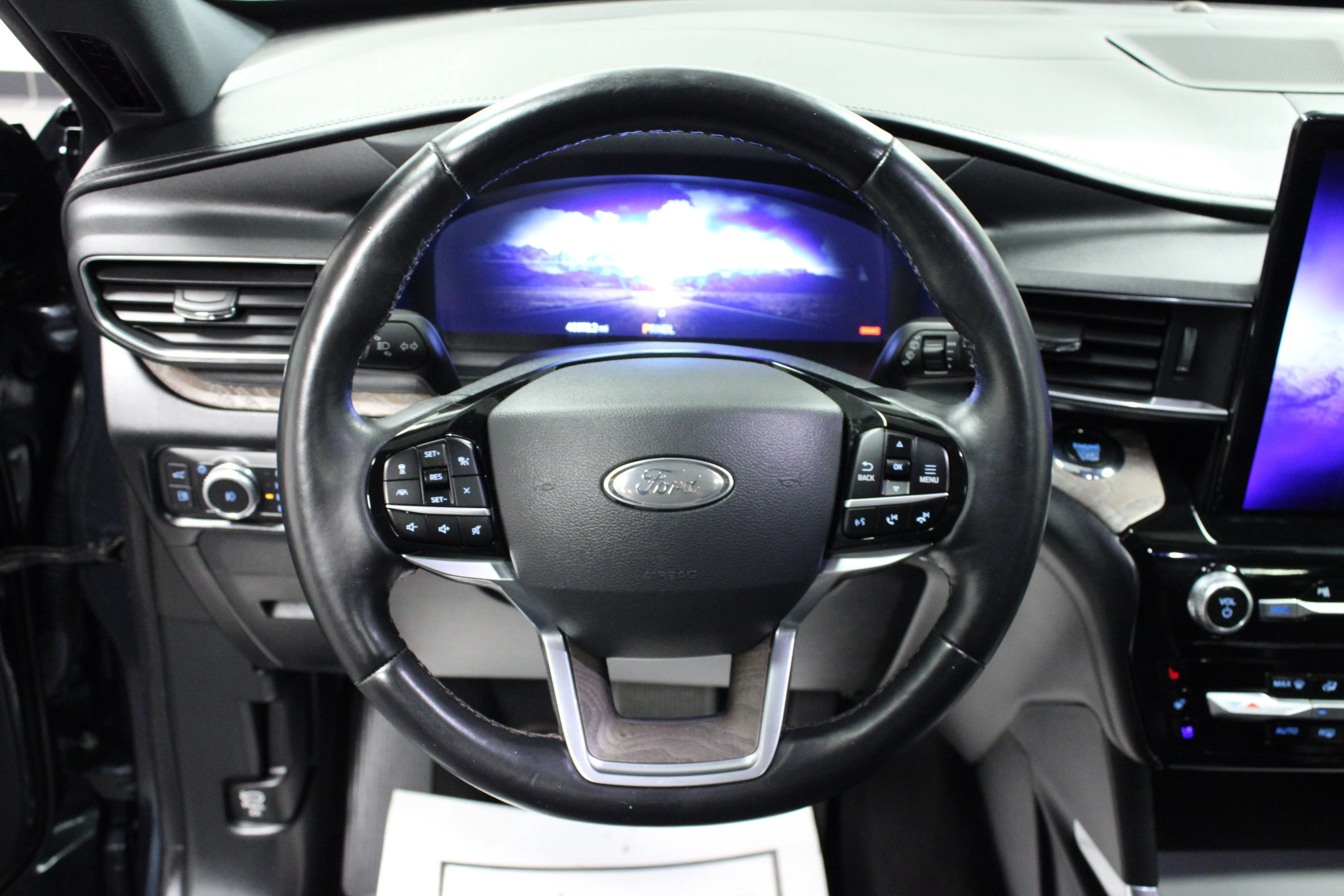 Used 2022 Blue Metallic Ford Platinum image 18