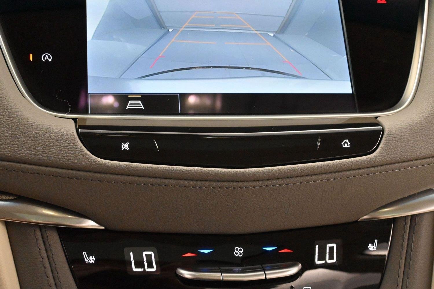 Used 2024 Argent Silver Metallic Cadillac Premium Luxury image 25