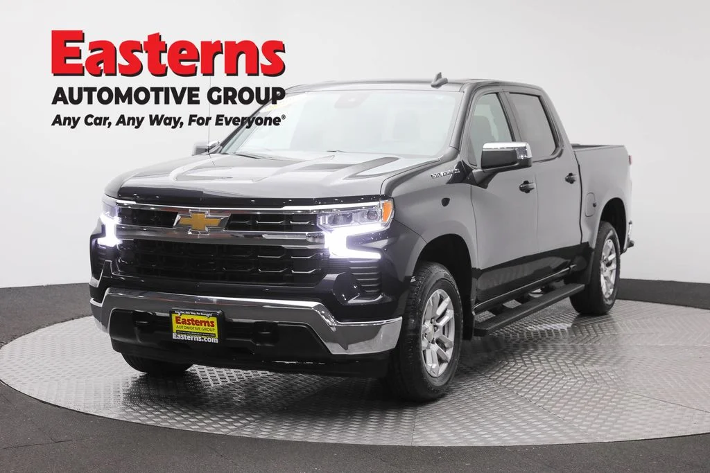 Used 2022 Gray Chevrolet LT image 1