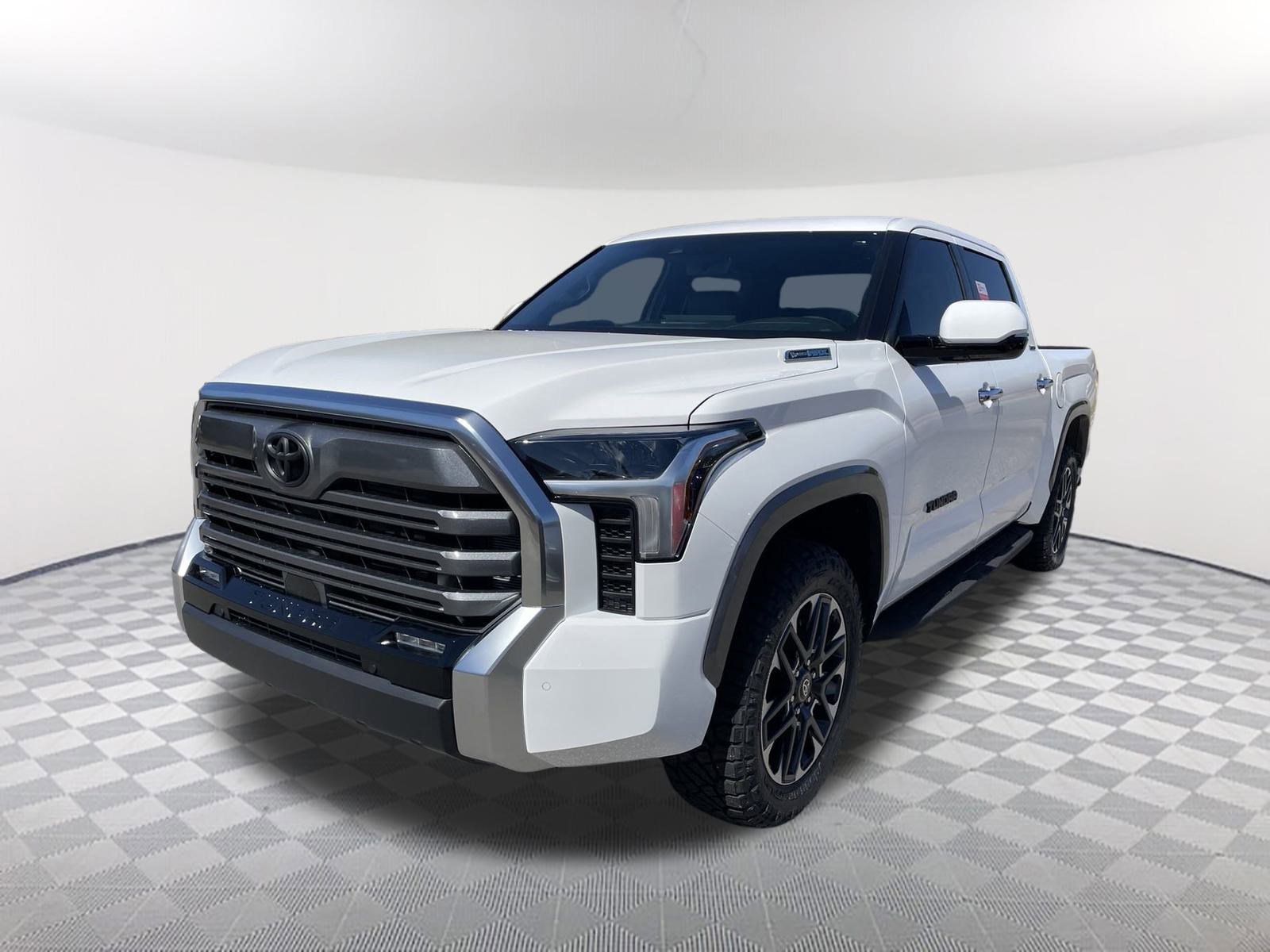 2025 Toyota Tundra Limited - Photo 8
