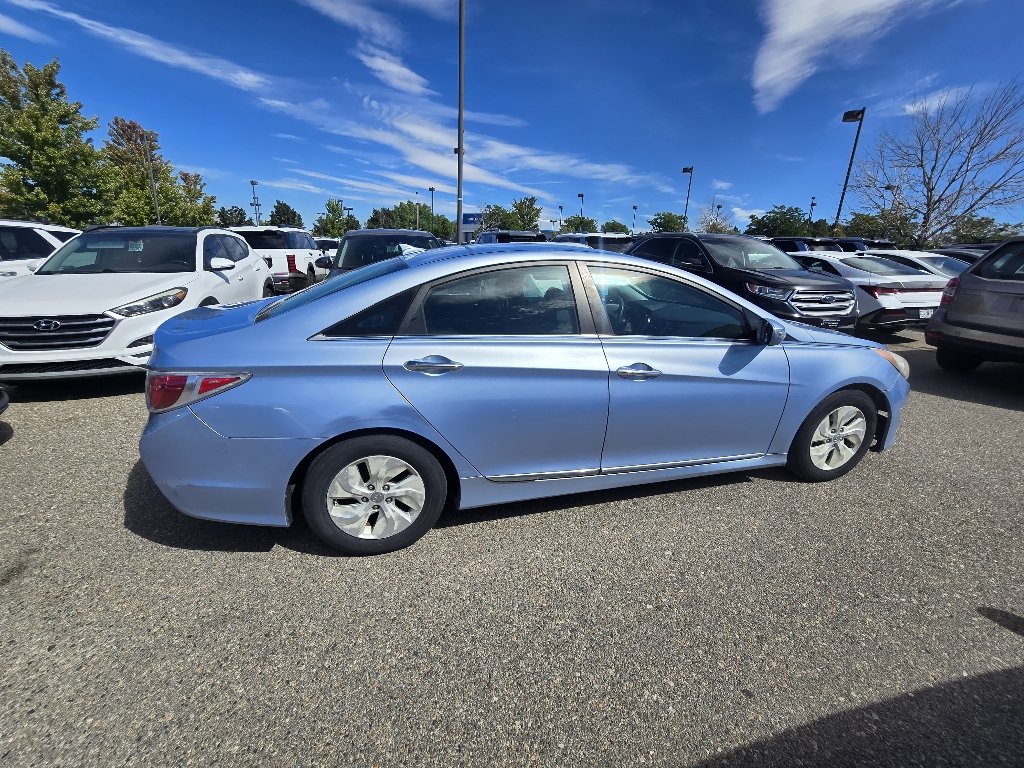 Used 2013 Blue Sky Metallic Hyundai  image 17