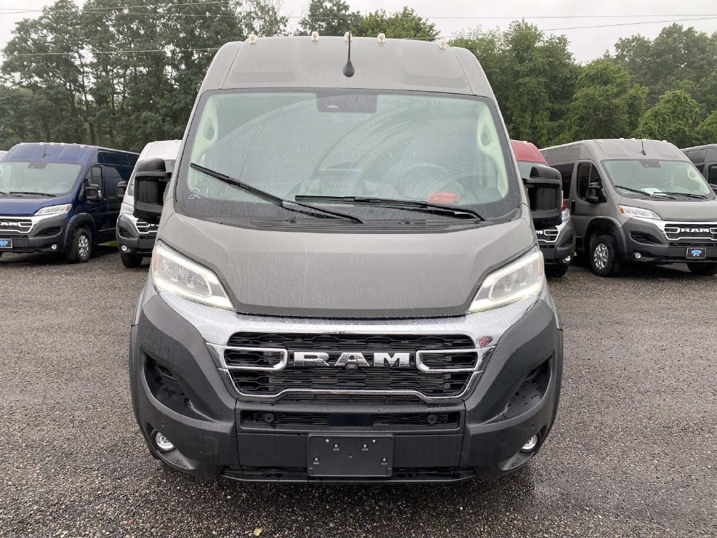 Used 2025 White Ram High Roof image 9