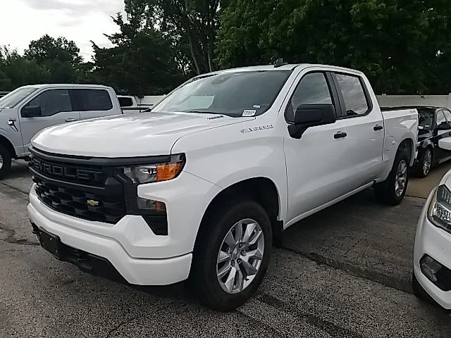 Used 2026 White Chevrolet Custom image 16