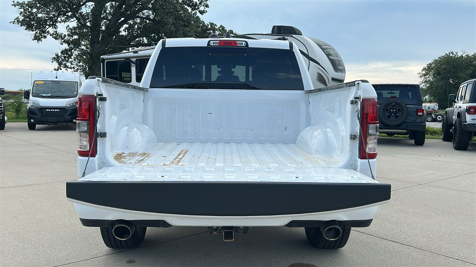 Used 2023 White Ram Big Horn/Lone Star image 17