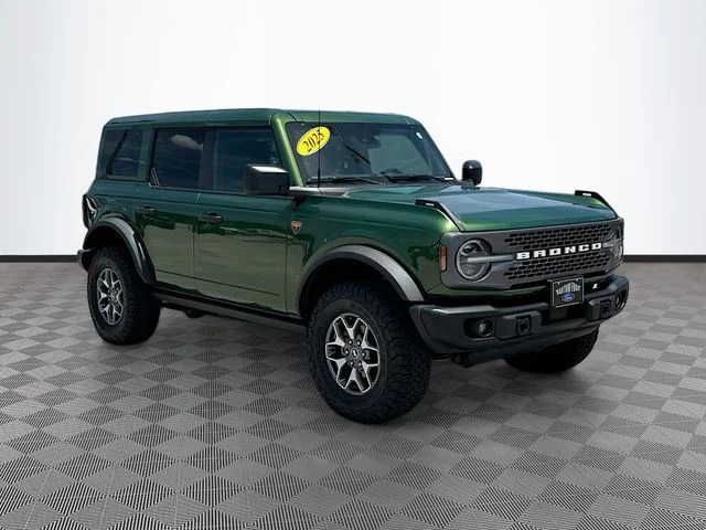 Used 2025 Green Ford Badlands image 3