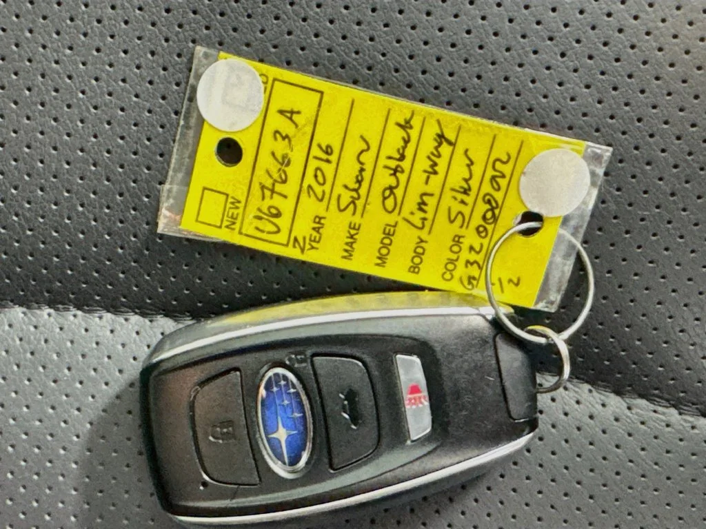 Used 2016 Silver Subaru 2.5i image 38