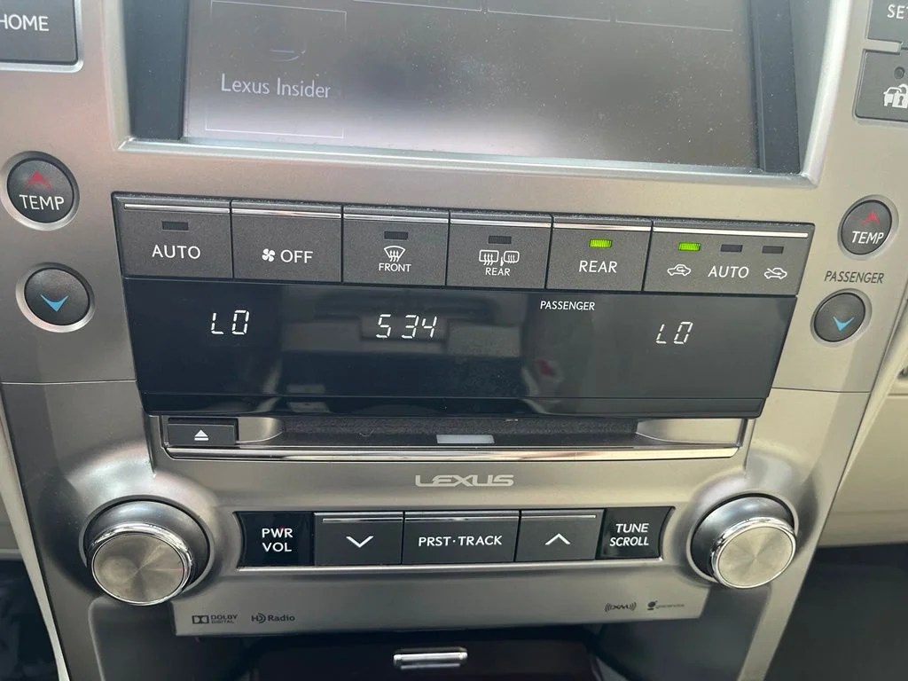 Used 2017 Black Lexus 460 image 19