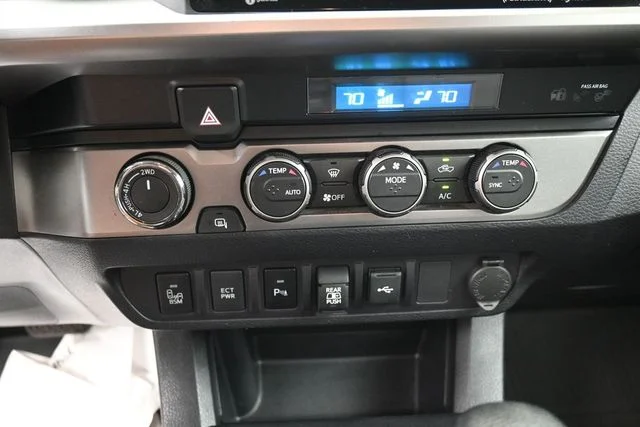 Used 2022 White Toyota SR5 image 30