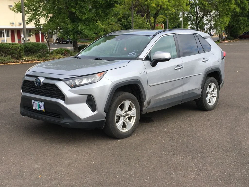 Used 2019 Silver Toyota LE image 1