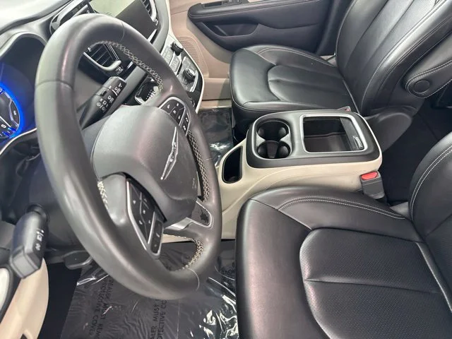 Used 2023 White Chrysler Touring L image 23