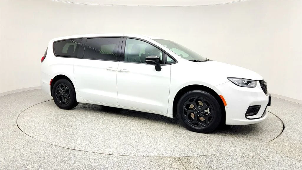 Used 2024 Bright White Clearcoat Chrysler Hybrid S Appearance Pkg image 3