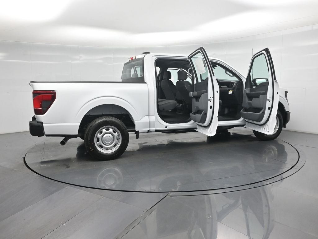 New 2026 Oxford White Ford XL image 4