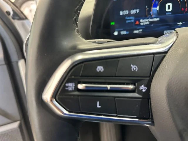 Used 2025 White Chevrolet LT image 21