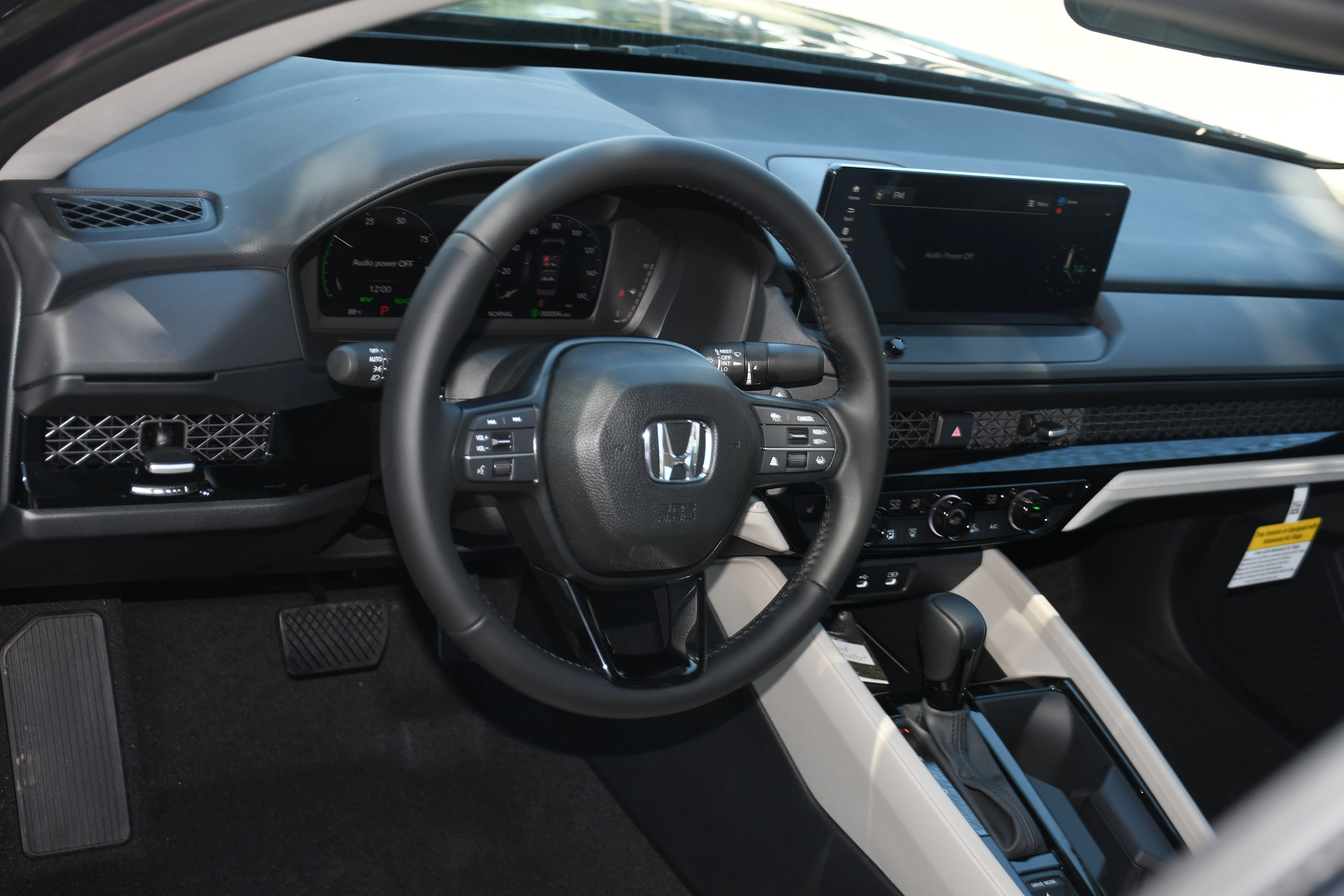 New 2026 Meteorite Gray Metallic Honda EX-L image 4