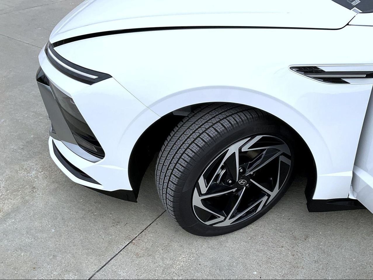New 2026 White Hyundai SEL Sport image 24