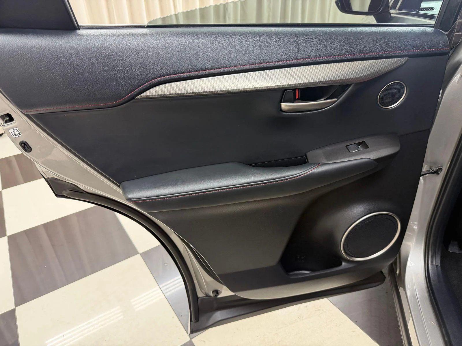 Used 2015 Atomic Silver Lexus F Sport image 25