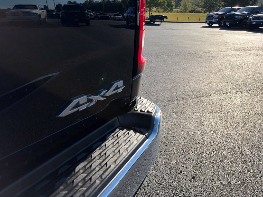 Used 2025 Diamond Black Ram Big Horn image 37