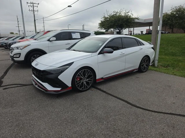 Used 2023 White Hyundai Base image 2
