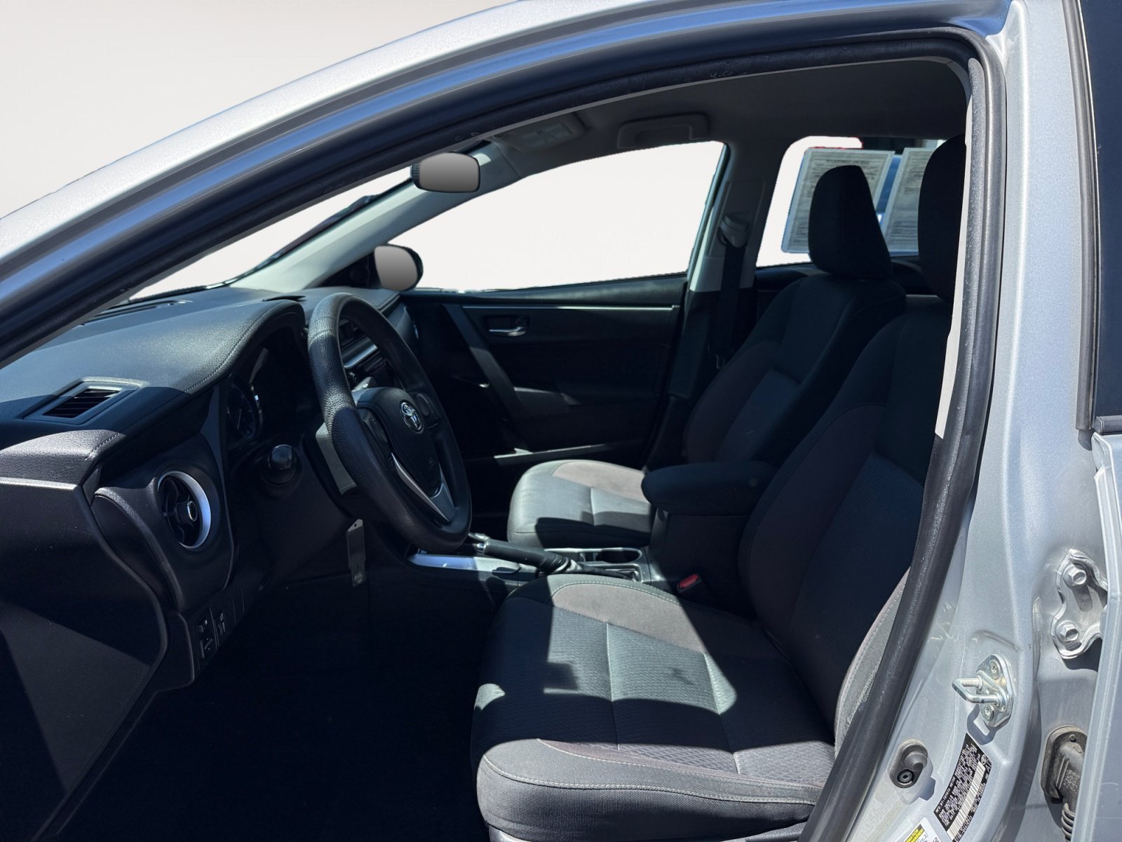 Used 2018 Classic Silver Metallic Toyota LE image 10