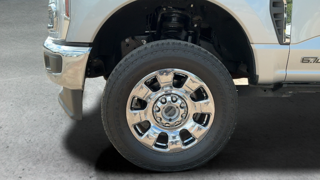 Used 2024 Silver Ford Lariat image 26