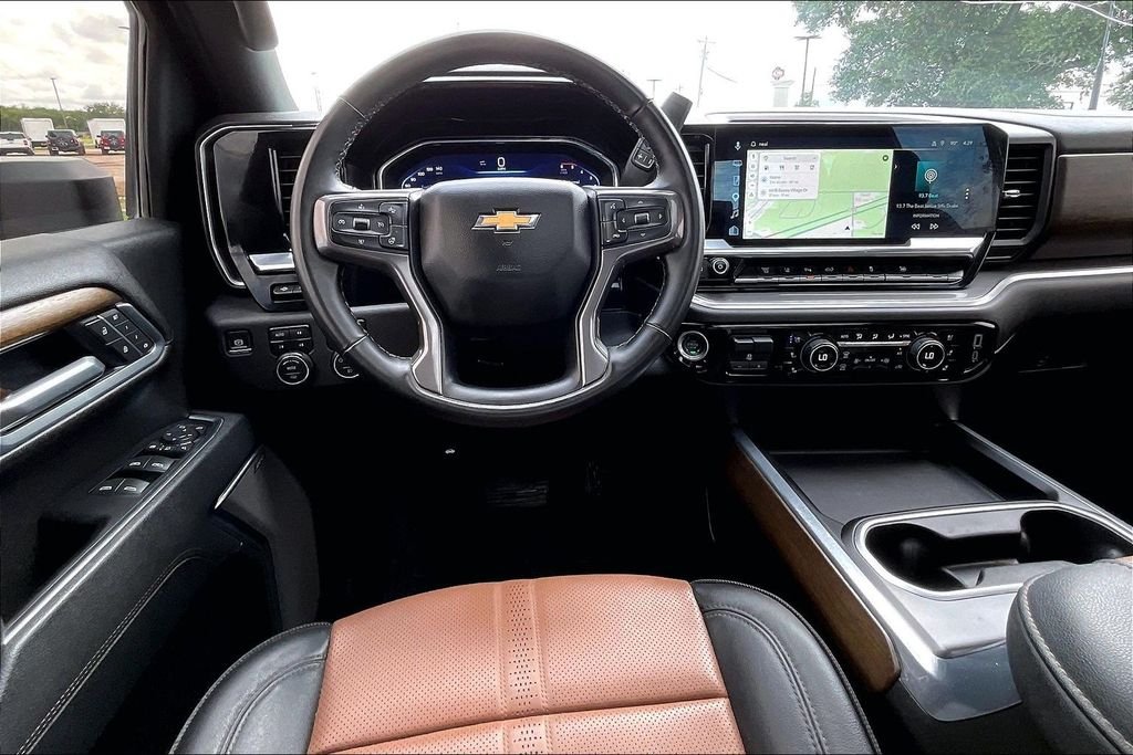 Used 2025 Gray Chevrolet High Country image 8