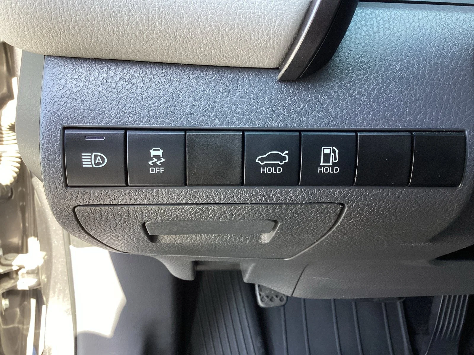 Used 2020 Predawn Gray Mica Toyota LE image 26