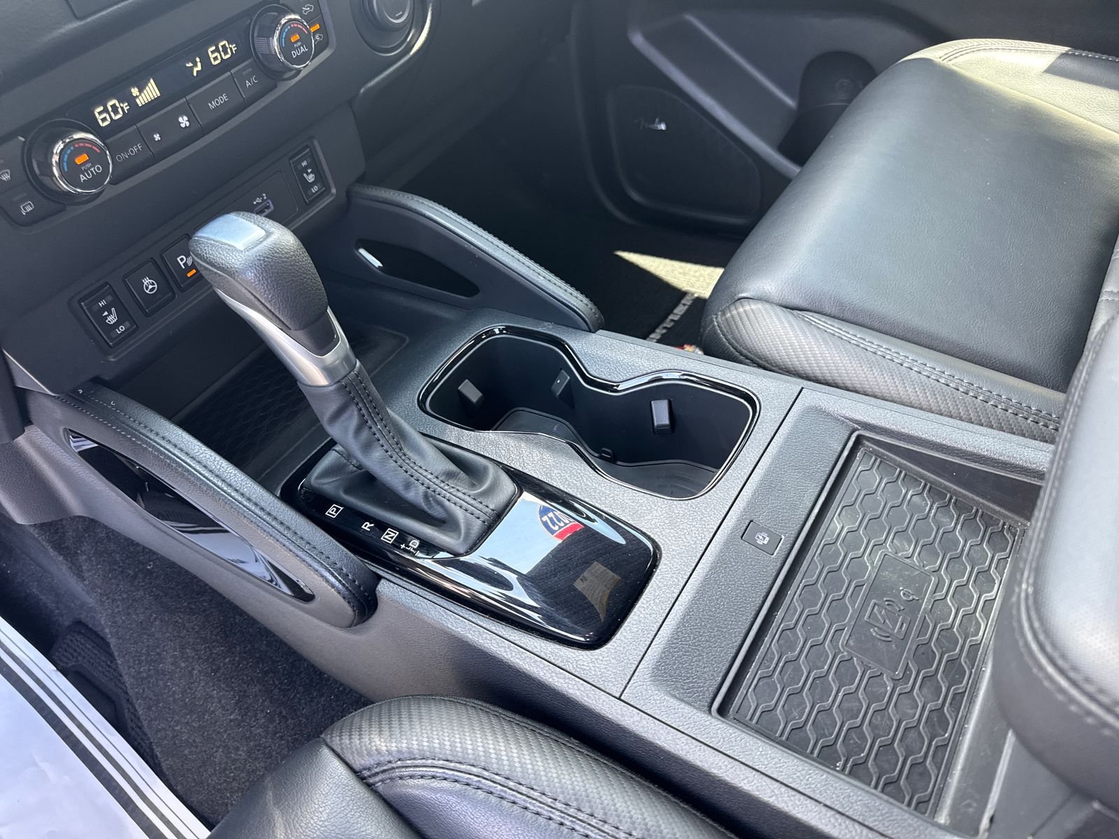 Used 2022 Glacier White Nissan PRO-X image 25